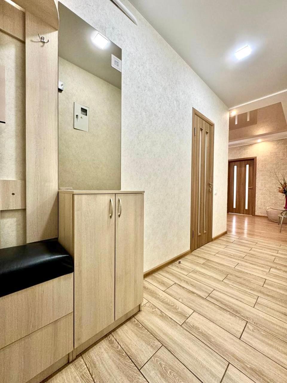 Apartpoltava Витончені Апартаменти Біля Лялькового Театру, Звітна Документація Для Відрядження, Банківський Чек 외부 사진